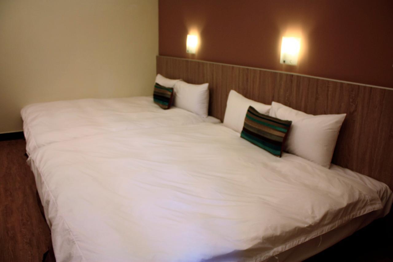 Prince Hotel Chiayi City Room photo